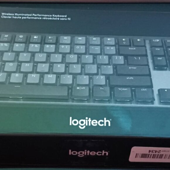 Logitech MX Mechanical Wireless Illuminated Performance Keyboard, Full-Size - Picture 6 of 10